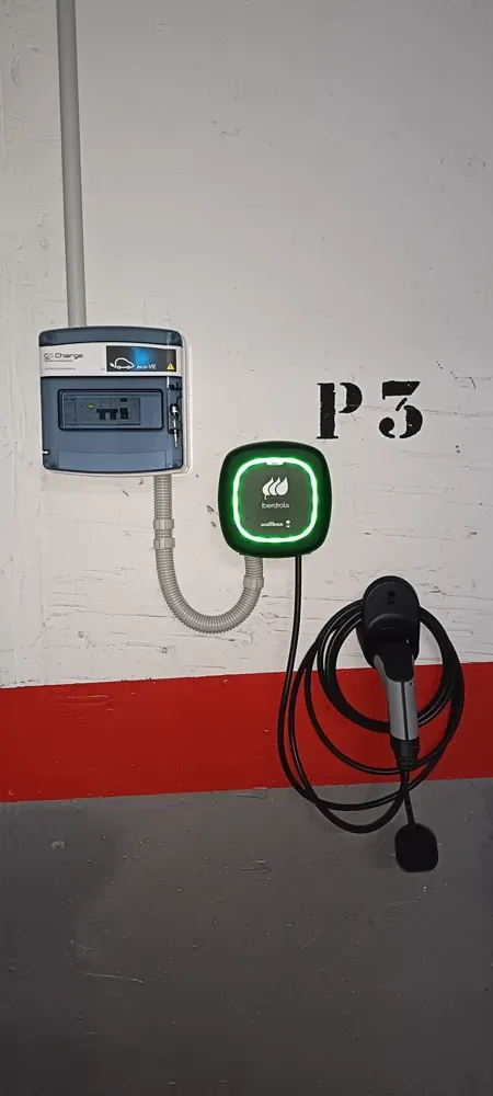 Instalación de punto de recarga ve en Málaga realizada por HV Multinstalaciones